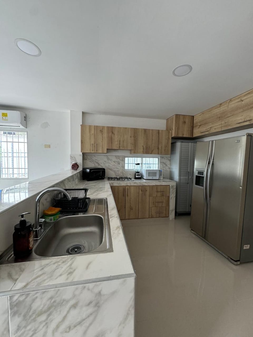 Kitchen or kitchenette, microwave, oven