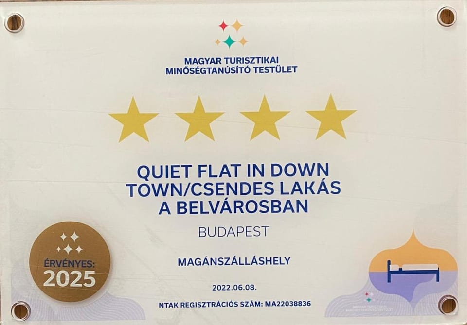 Quiet flat near Downtown, with free parking in deep garage Apartment in Budapest