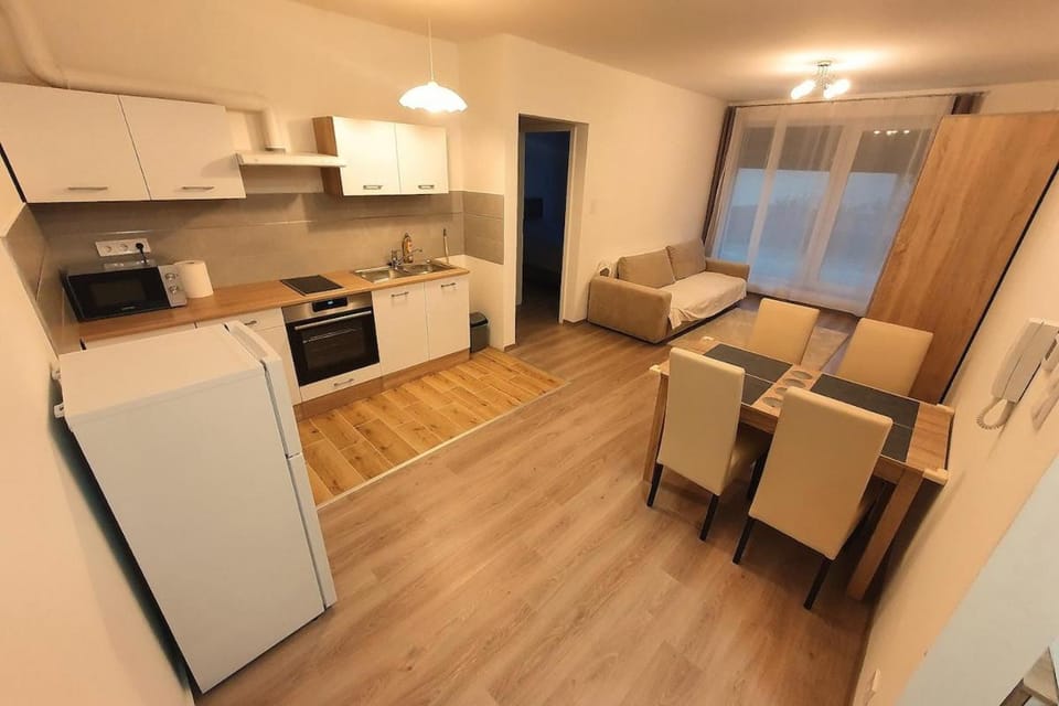 Quiet flat near Downtown, with free parking in deep garage Apartment in Budapest