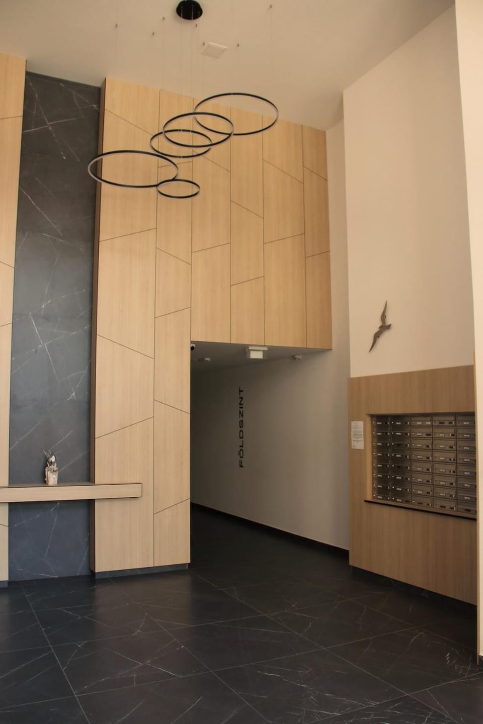 Quiet flat near Downtown, with free parking in deep garage Apartment in Budapest
