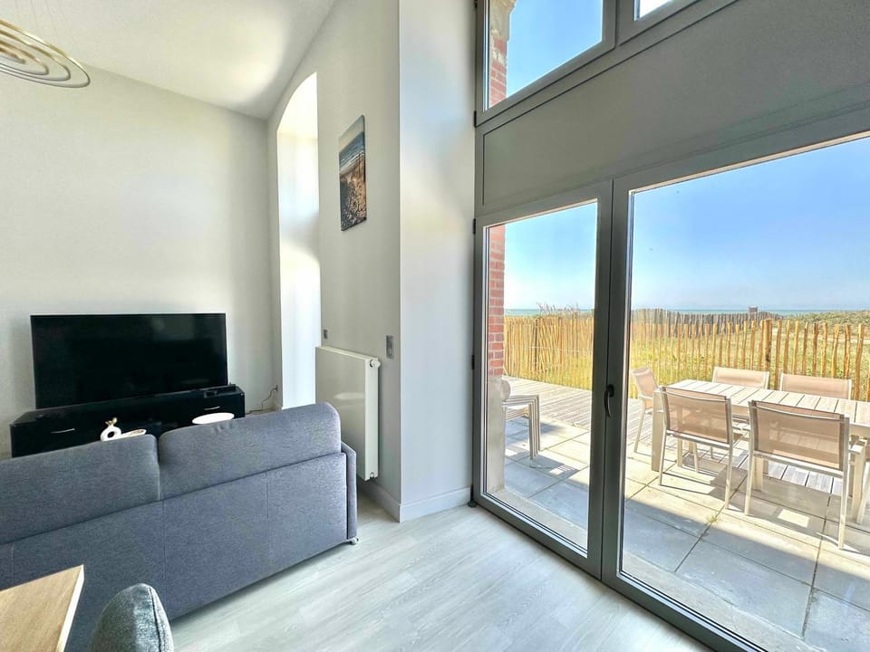 TV and multimedia, View (from property/room), Balcony/Terrace, Living room