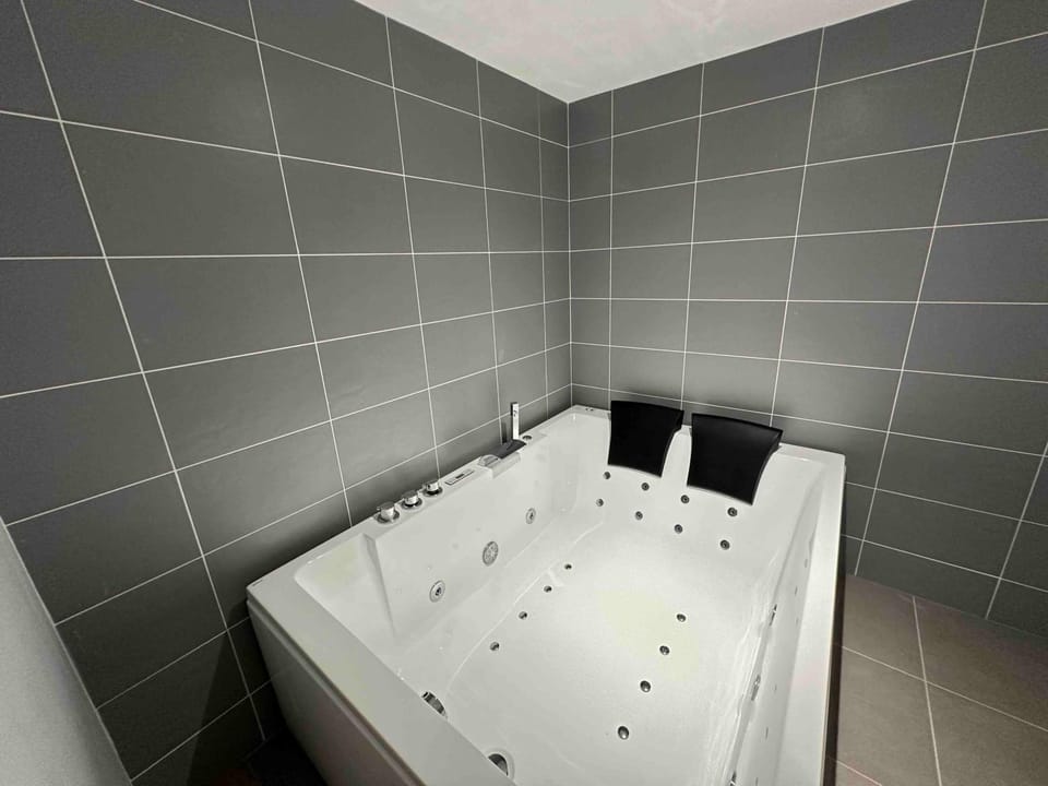 Hot Tub, Bathroom, Bath