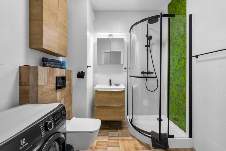 Shower, Bathroom, towels, washing machine