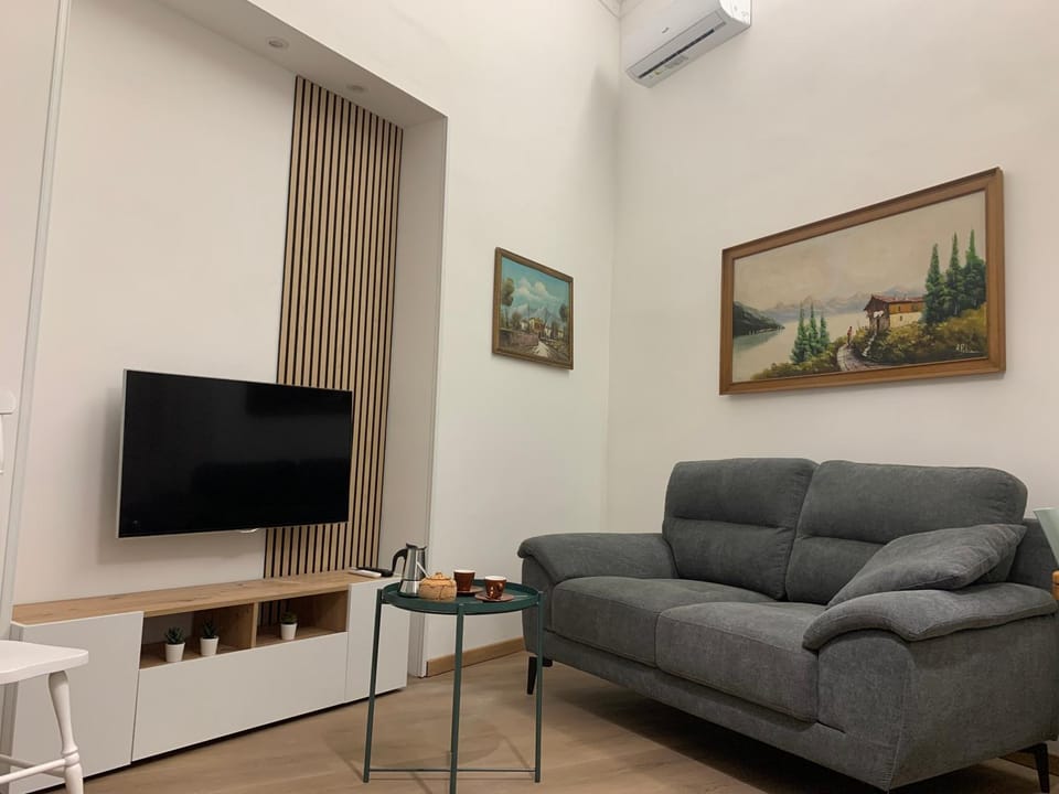 Communal lounge/ TV room, TV and multimedia, Living room
