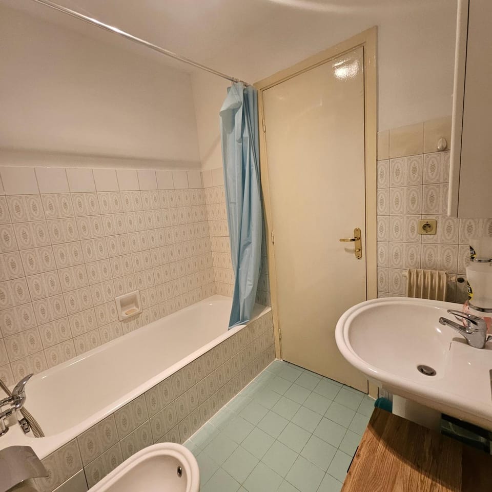 Bathroom, Bath