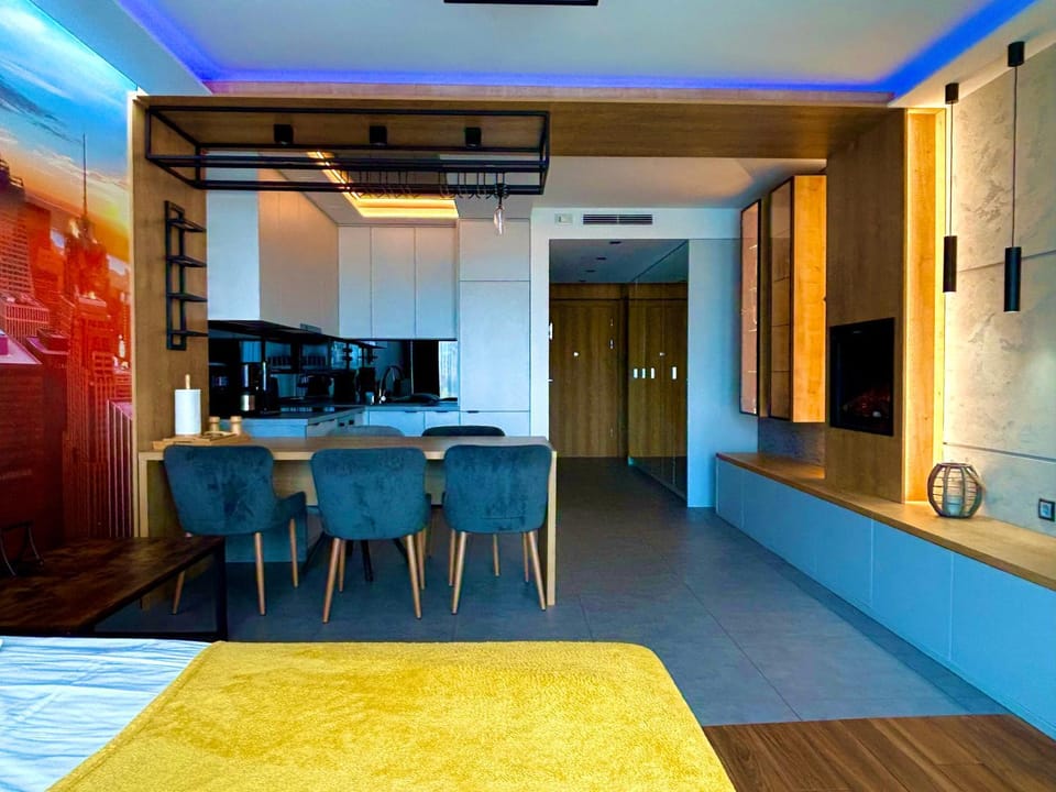 EASY RENT Apartments- Unia Art Residence 130, Basen & SPA, Centrum Free Parking 24h Check-in Apartment in Masovian Voivodeship