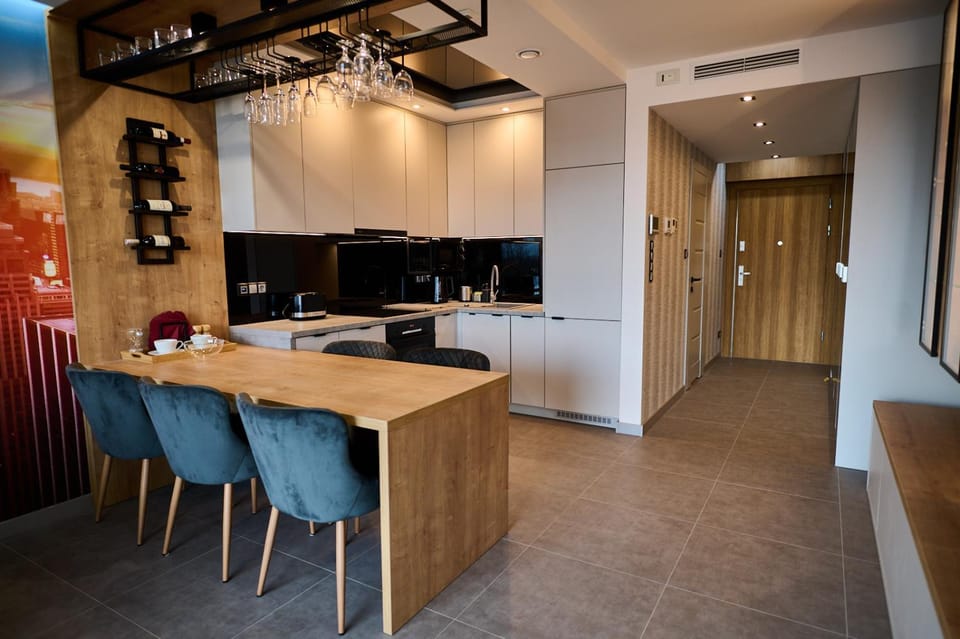 EASY RENT Apartments- Unia Art Residence 130, Basen & SPA, Centrum Free Parking 24h Check-in Apartment in Masovian Voivodeship