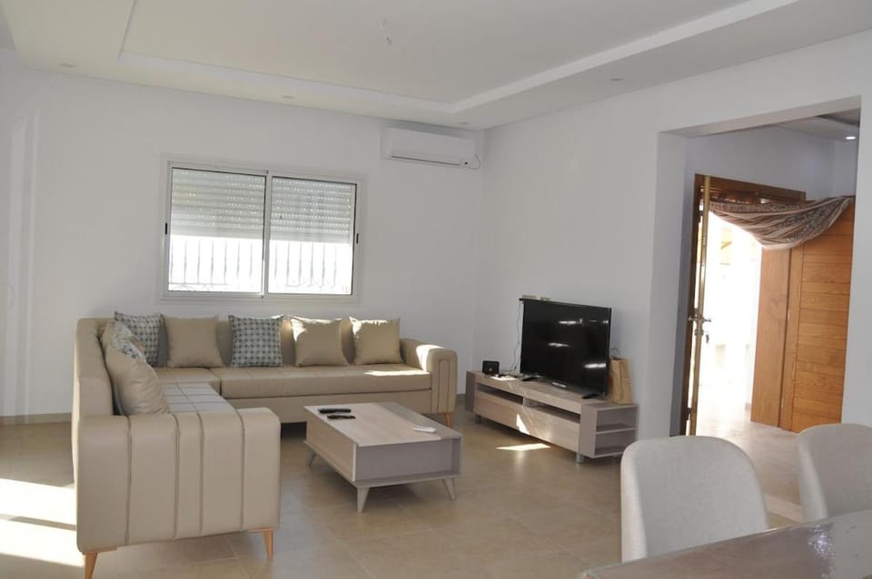 Maison avec piscine à 250m de la mer Villa in Tunisia