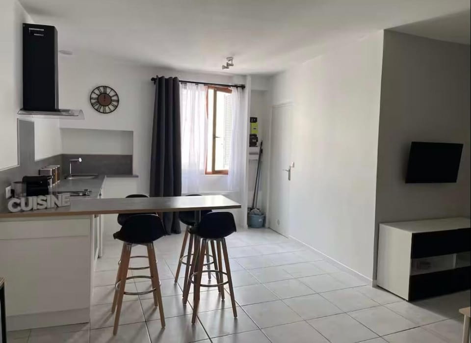 Joli appart climatisé sur Place de la Mairie Apartment in Occitanie