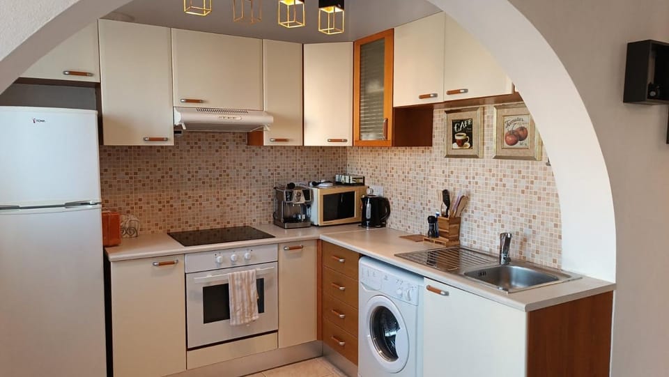 Kitchen or kitchenette, kitchen
