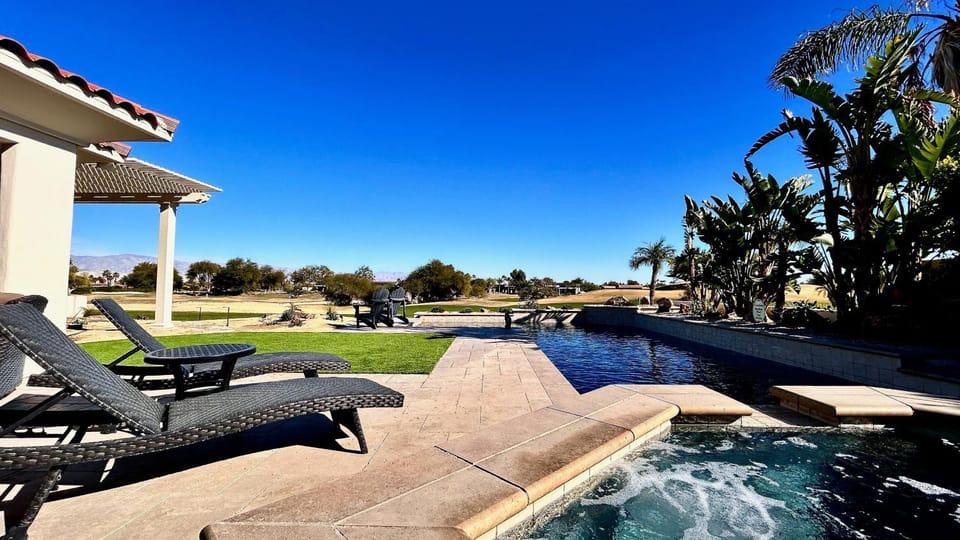 Fairway View Estate Villa in Cathedral City