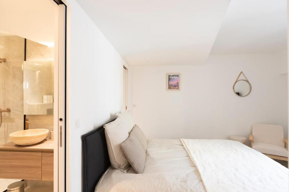 Cozy modern T2 - Old Village Mougins Apartment in Mouans-Sartoux