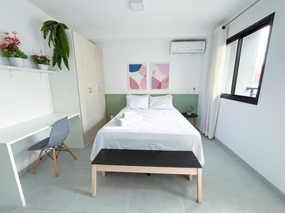 Bed, Bedroom, wardrobe, air conditioner
