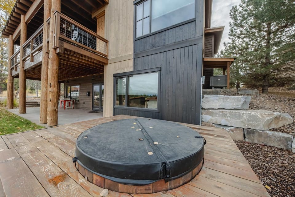 Treehouse at the Wilderness Club House in Idaho