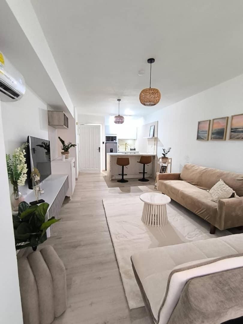 TV and multimedia, Kitchen or kitchenette, Living room, Dining area