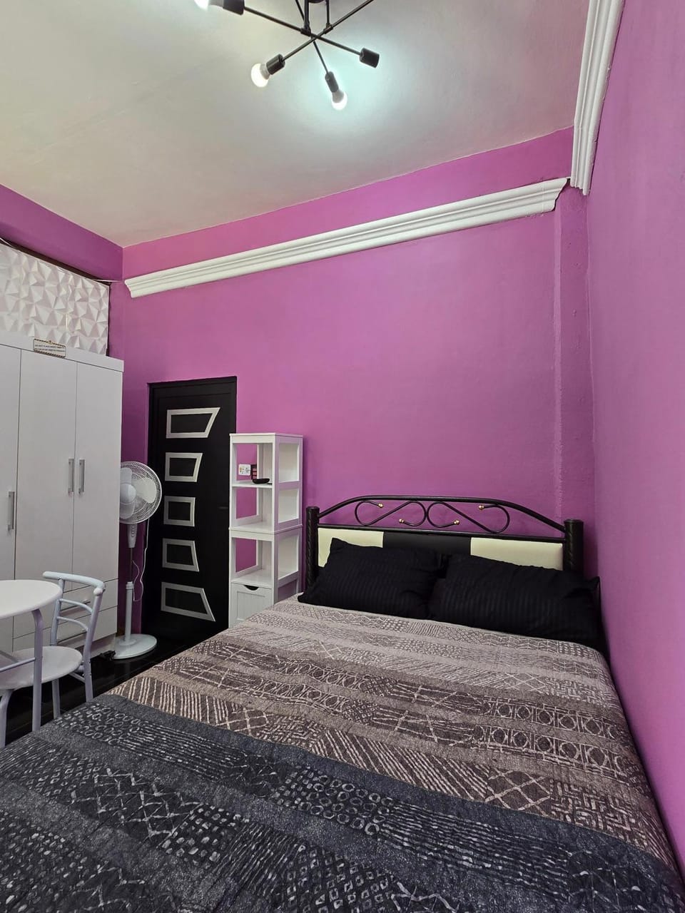 Bed, Photo of the whole room