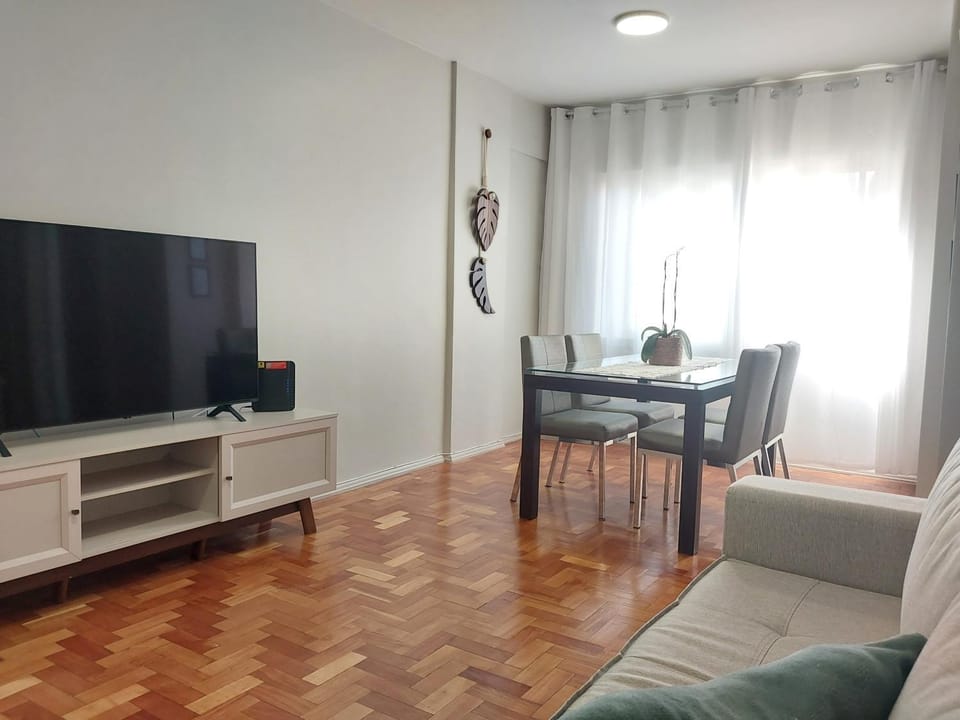 TV and multimedia, Living room, Dinner