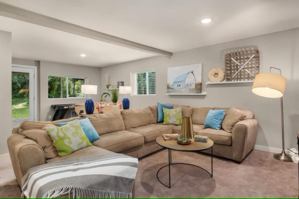 Communal lounge/ TV room, Family