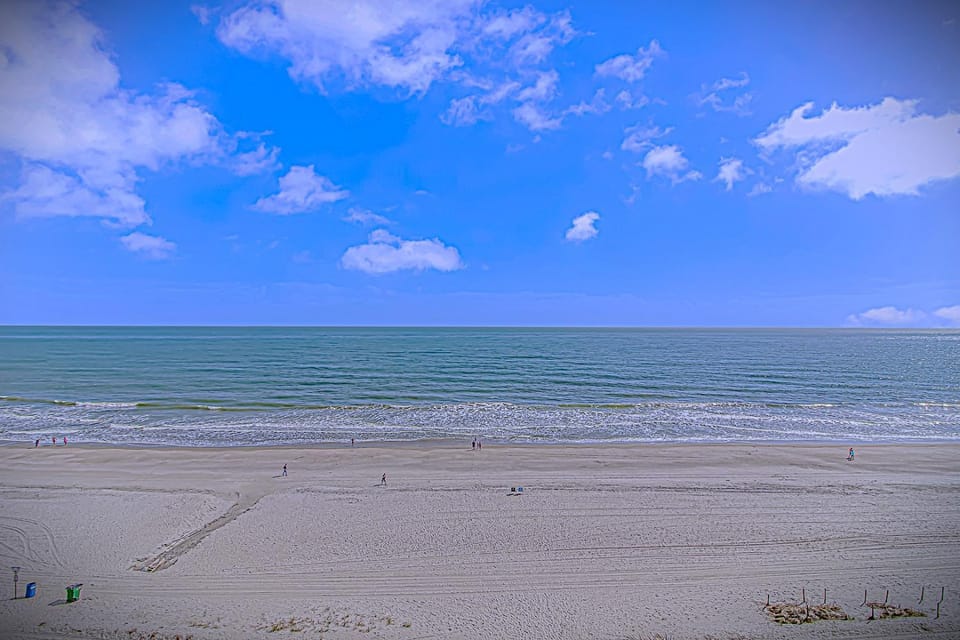Colorful Landmark Studio! Sleeps 6 Guests! Landmark Resort 620 House in Myrtle Beach