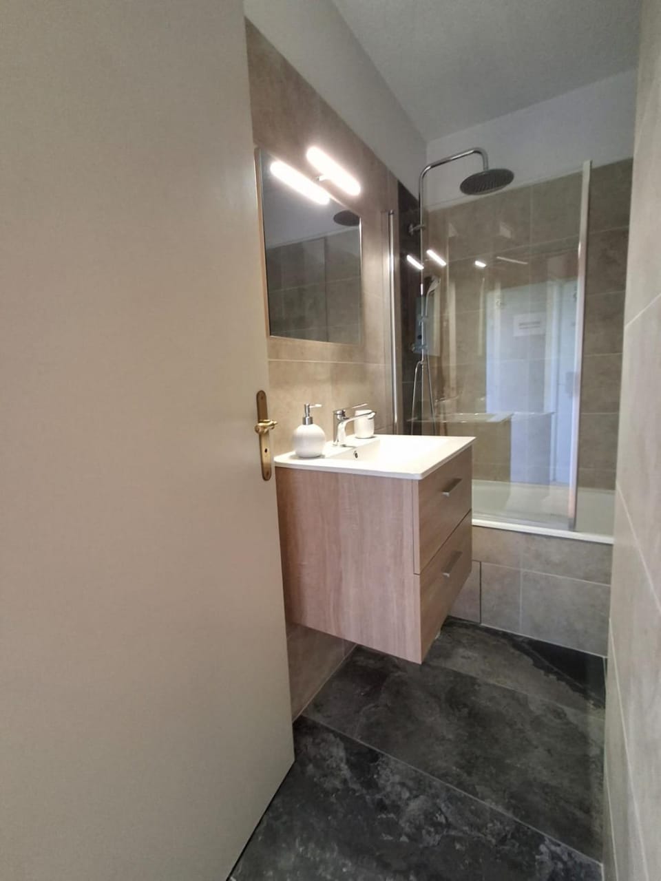 Studio avec Jardin Apartment in Gréoux-les-Bains