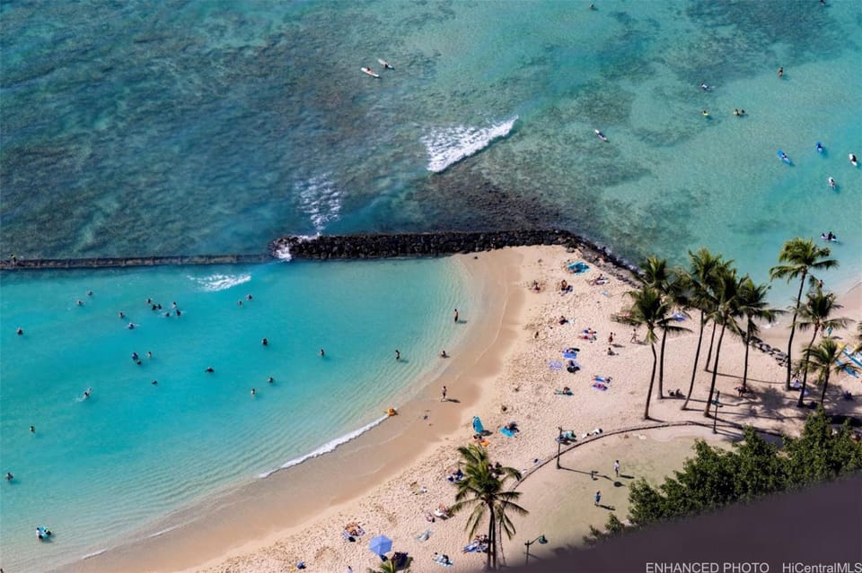 Waikiki Beach Tower Apartment in Honolulu