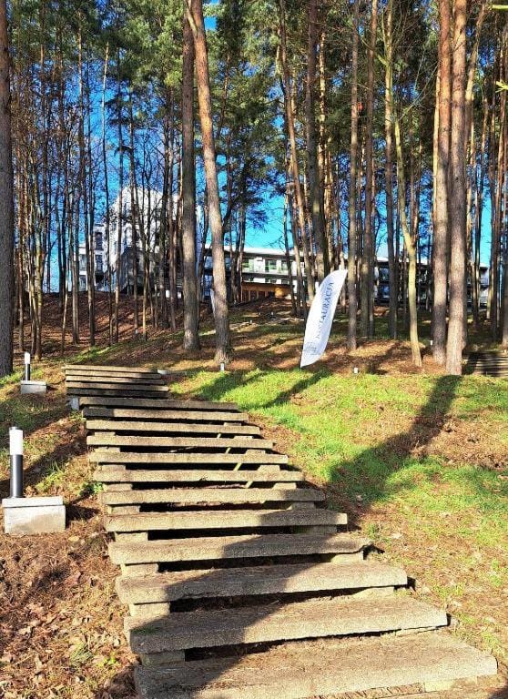 Nearby landmark, Spring, Day, Garden view