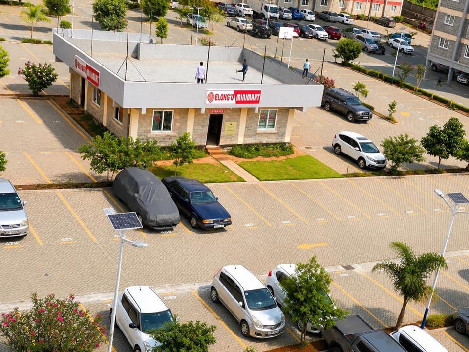 Property building, Neighbourhood, Location, Parking