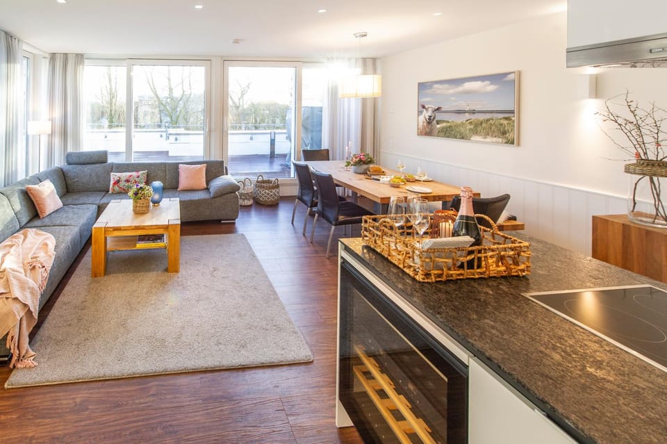 Living room, Food and drinks, Seating area