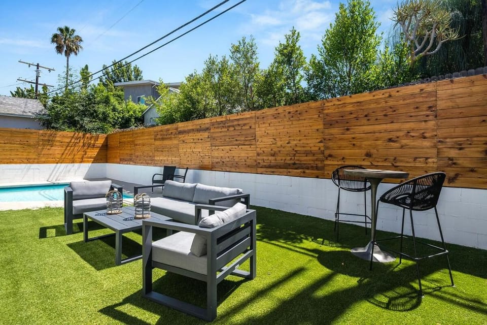The Modern Serenity Retreat Villa in Encino