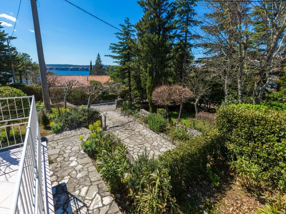 Garden view, Sea view