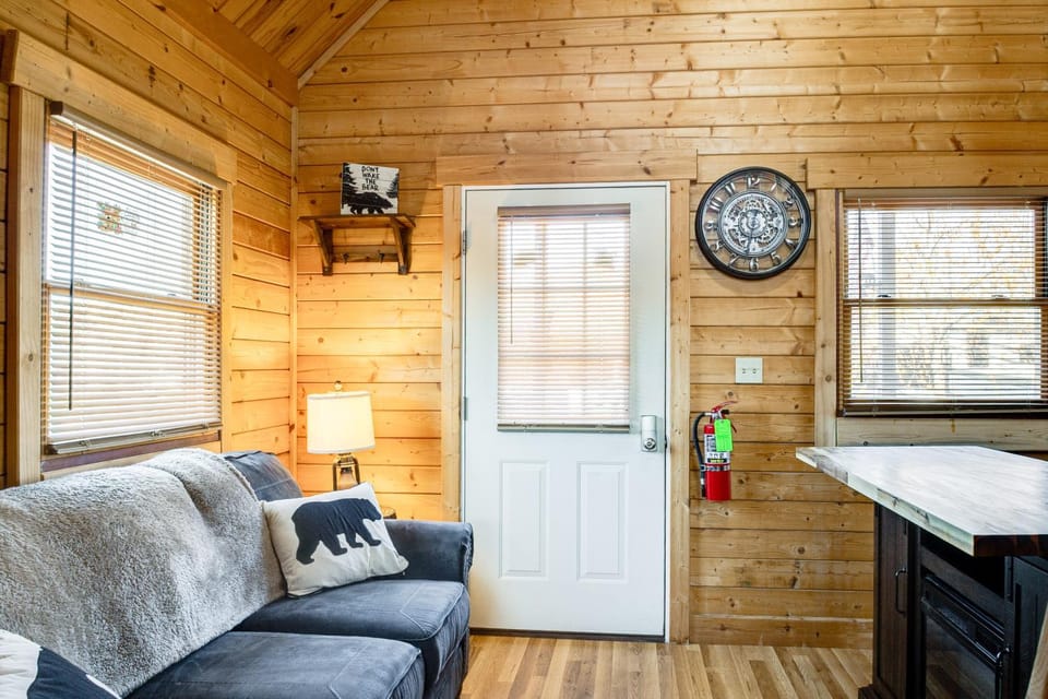 Fire Pit + Pool Access: Cozy Cabin in Sevierville! Cabin in Sevierville