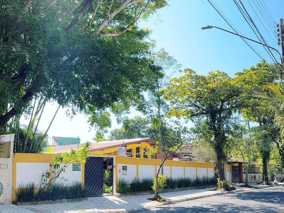 Property building, Spring, Day, Neighbourhood, Street view