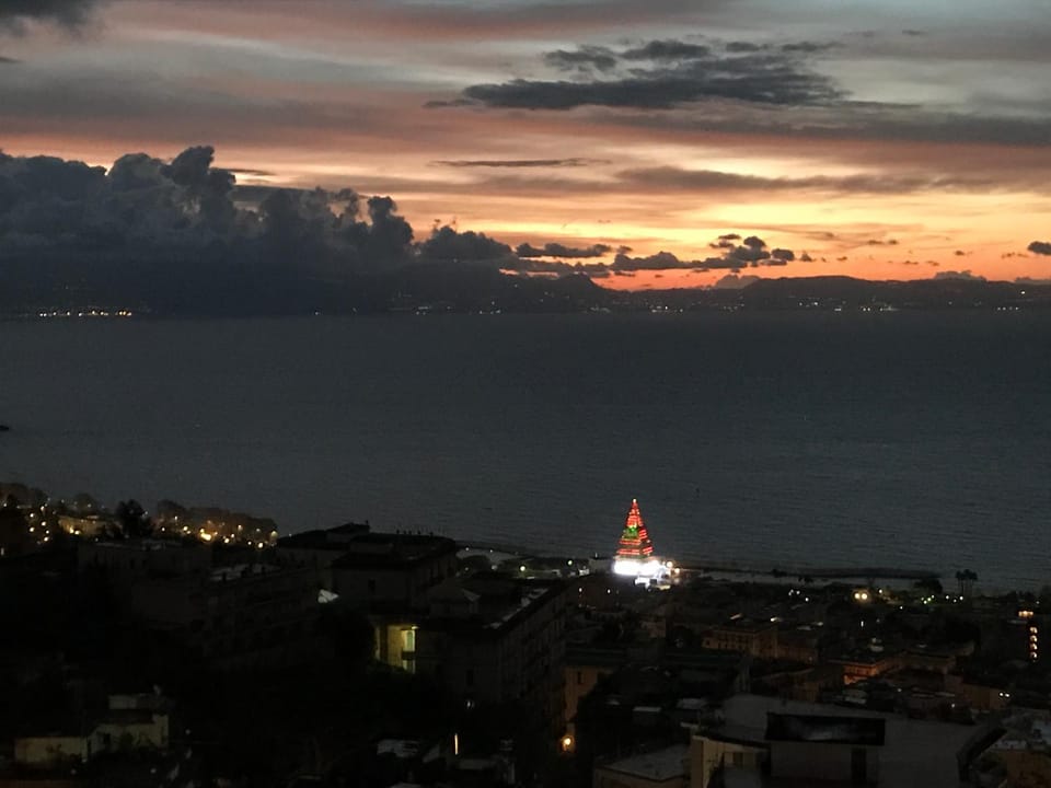 Natural landscape, City view, Landmark view, Mountain view, Sunrise