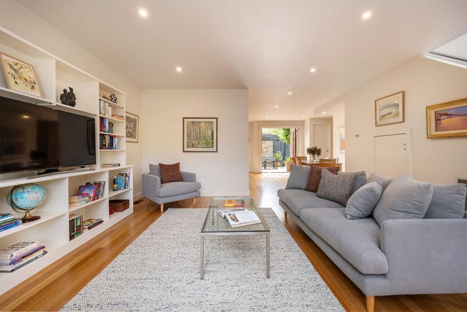 TV and multimedia, Living room, Seating area