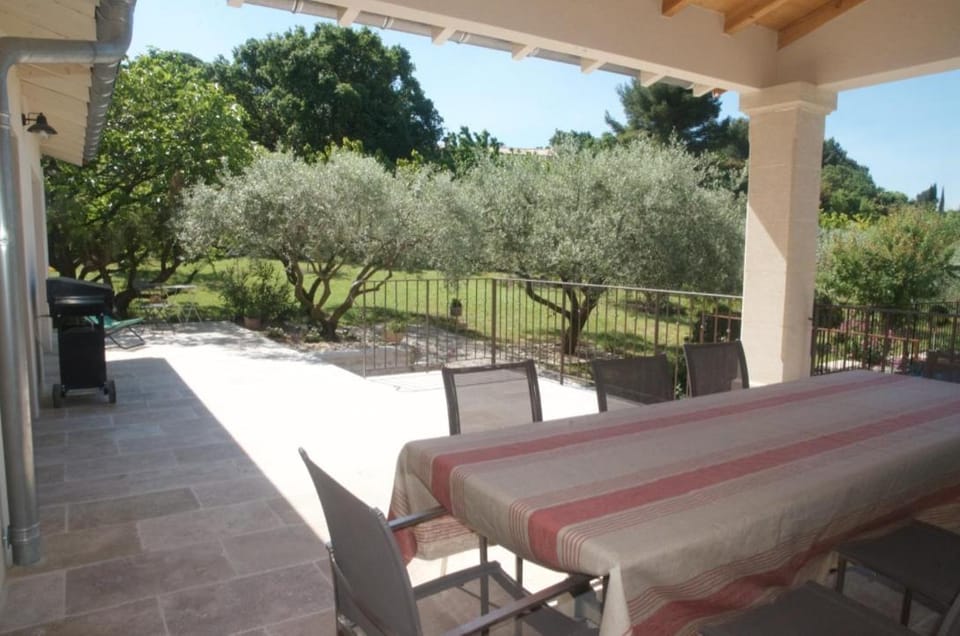 Patio, Dining area, Garden view