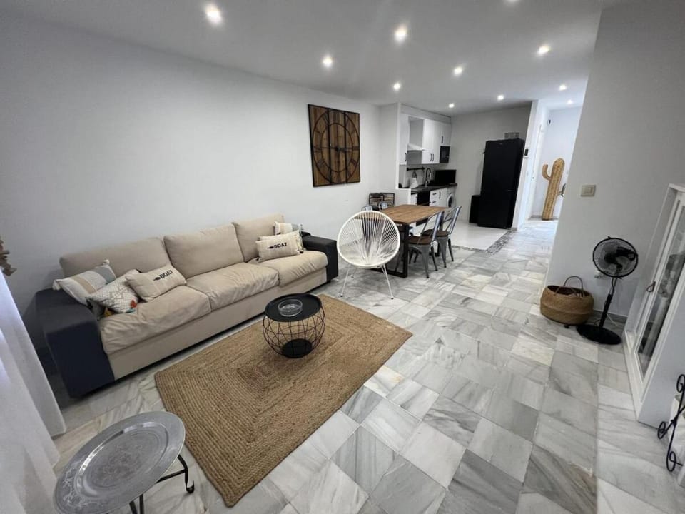 TV and multimedia, Living room, Dining area