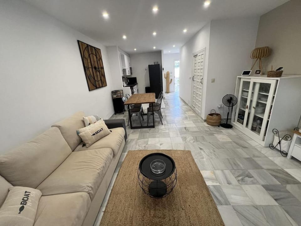 Moderno dúplex Coastal Style Apartment in Andalusia