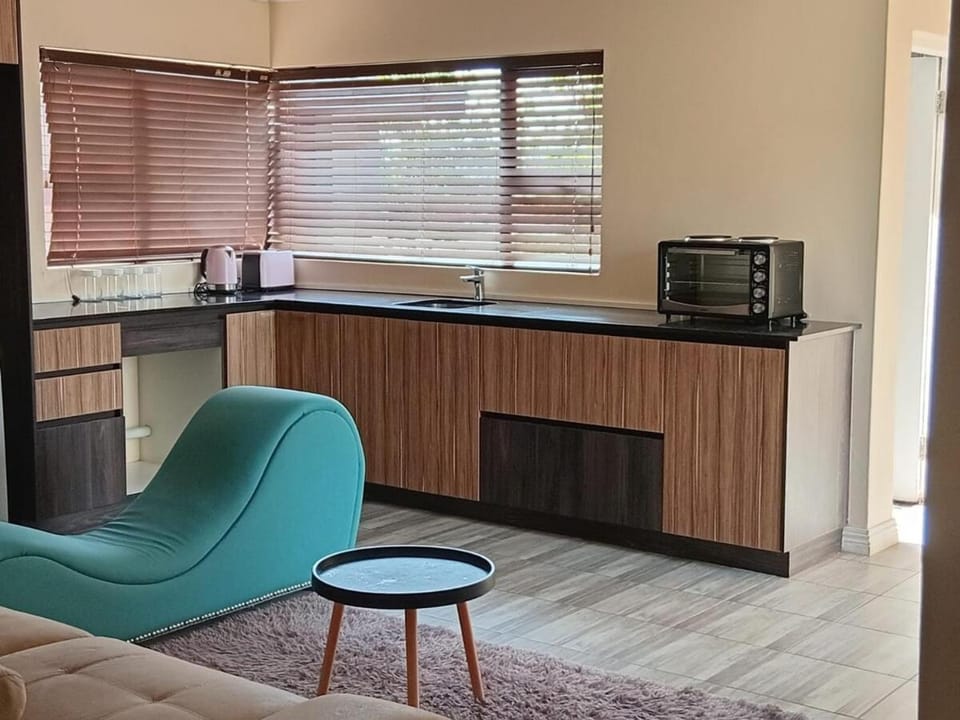 Bachelor cottage on an estate Apartment in Gauteng