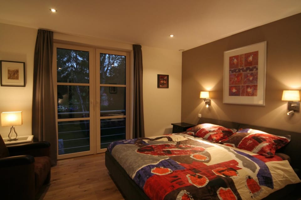 Night, Photo of the whole room