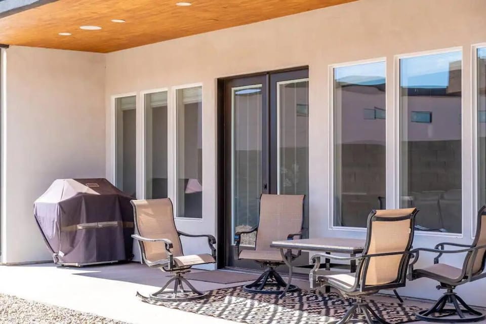 Patio, Seating area