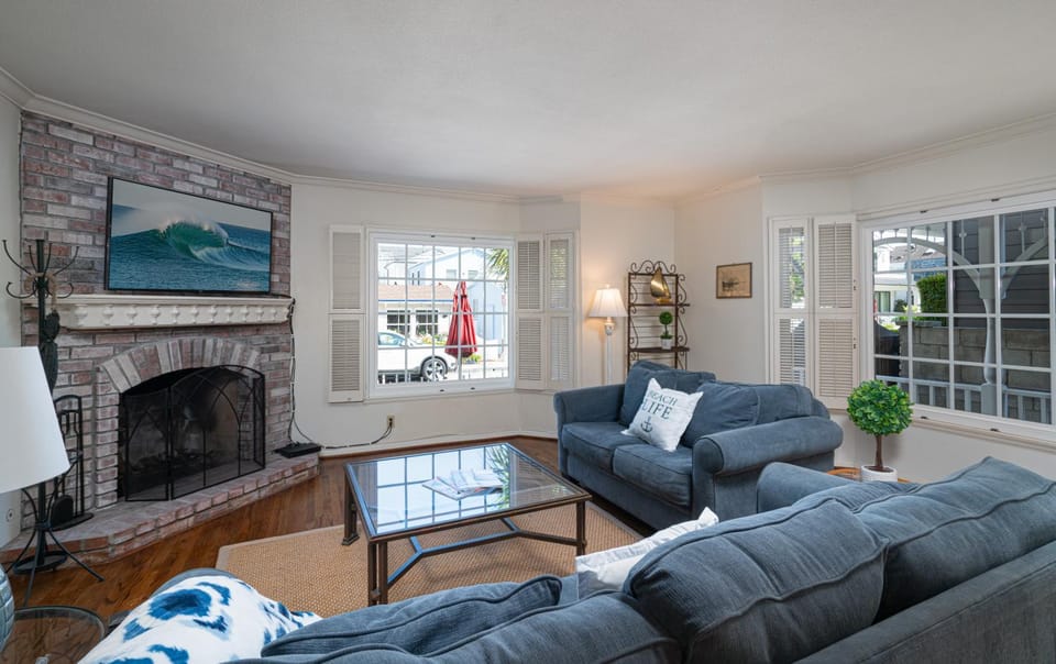 223 Agate Ave House in Balboa Island