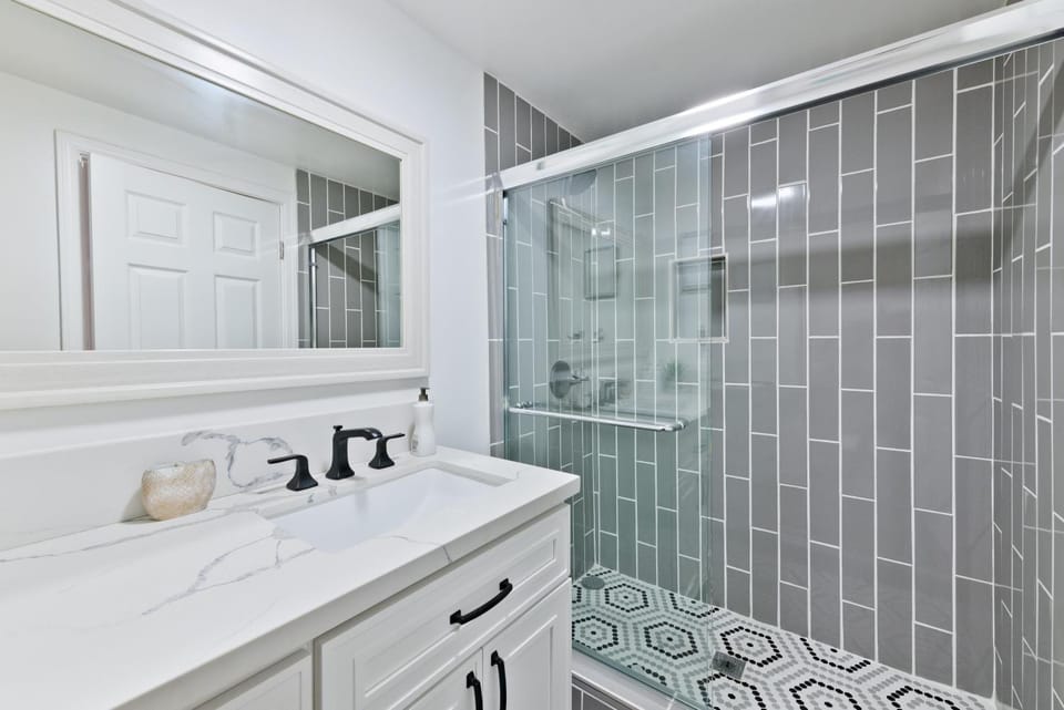 2310 W Oceanfront House in Balboa Peninsula
