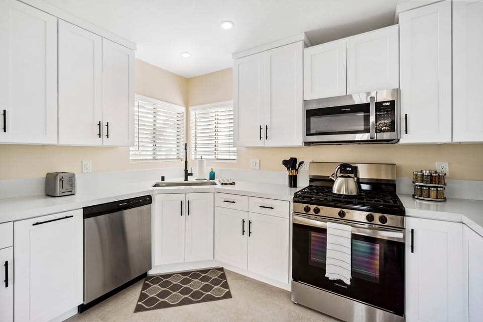 2145 Seville Ave House in Balboa Peninsula