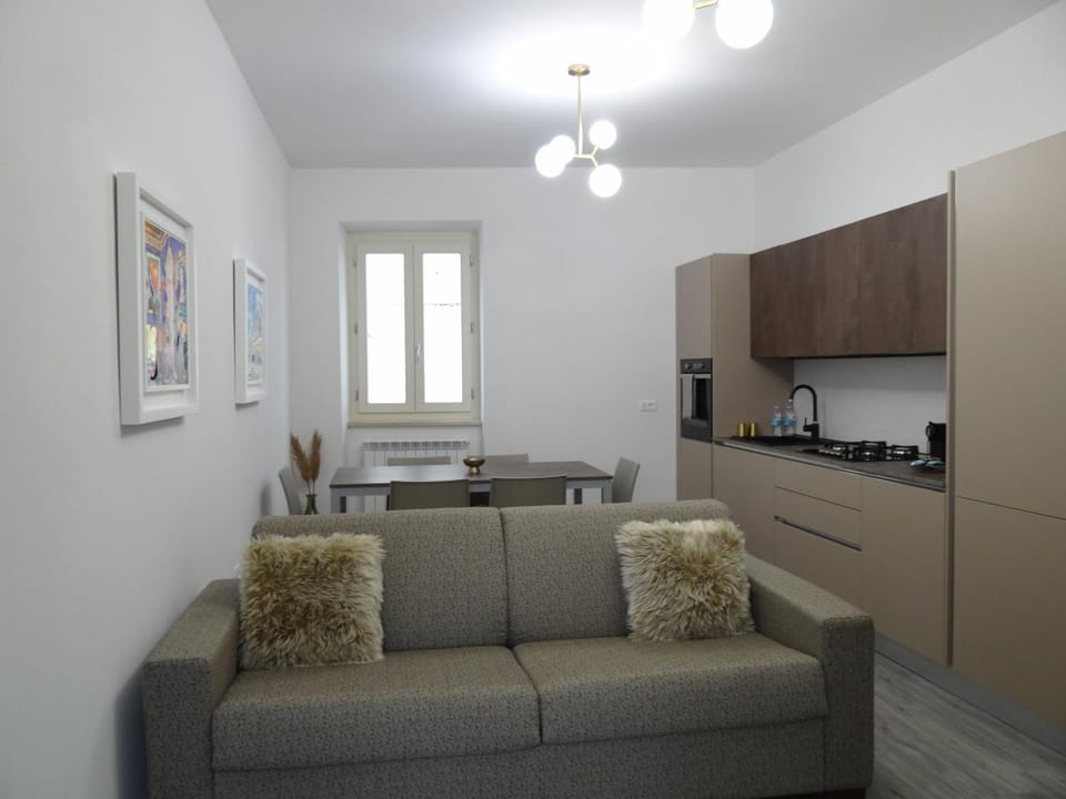 Living room, Dining area, kitchen