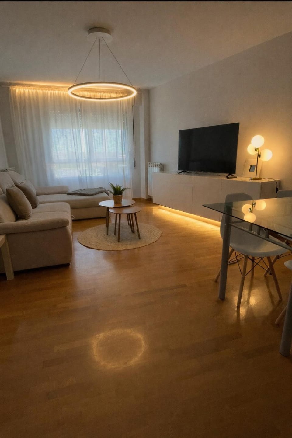 Communal lounge/ TV room