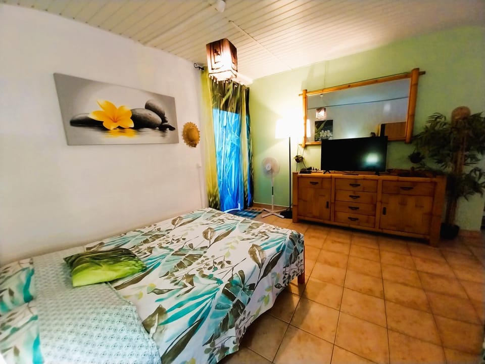 Bed, TV and multimedia