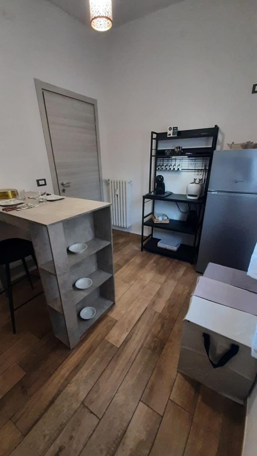 Kitchen or kitchenette, oven