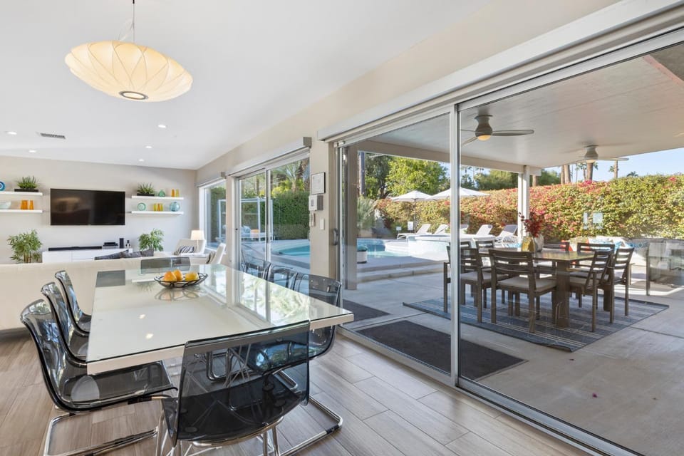 Bon Vivant Palms - 4BR in Movie Colony House in Palm Springs