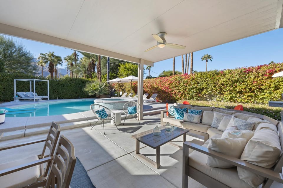 Bon Vivant Palms - 4BR in Movie Colony House in Palm Springs