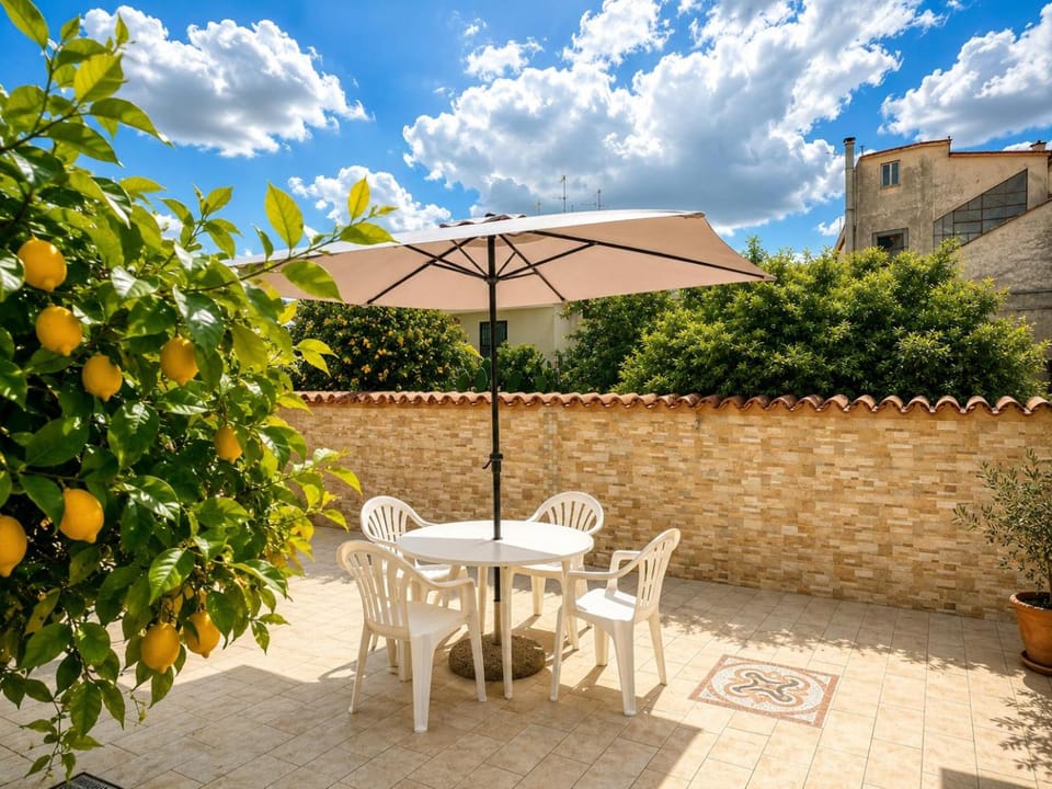 Patio, Day